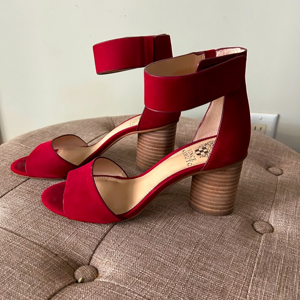 Beautiful Vince Camuto heels.
